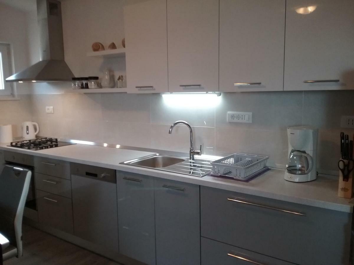 Apartment Willy Komiza Luaran gambar