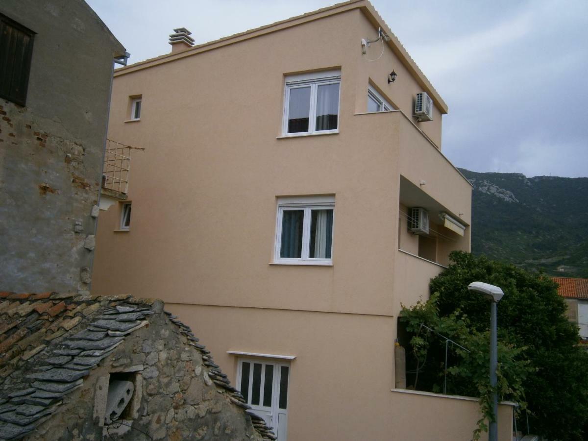 Apartment Willy Komiza Luaran gambar