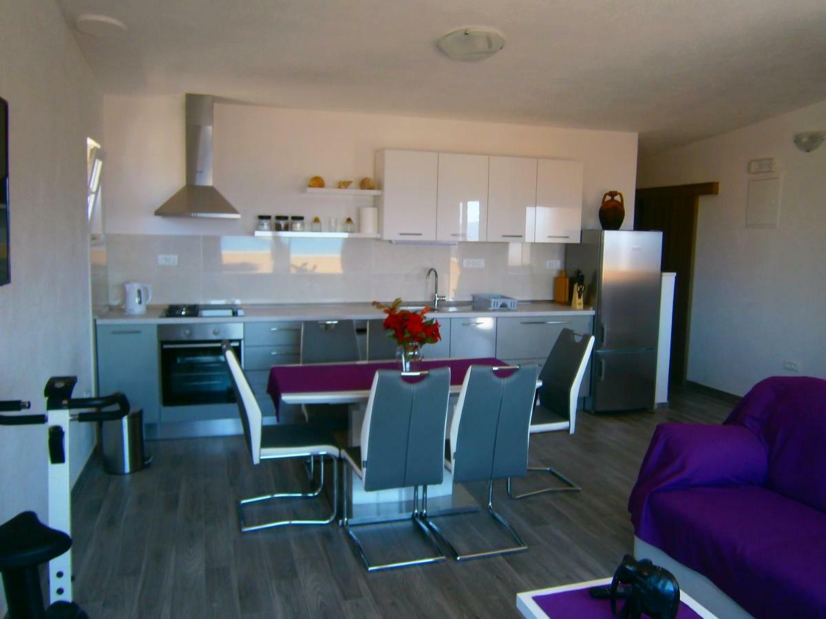 Apartment Willy Komiza Luaran gambar